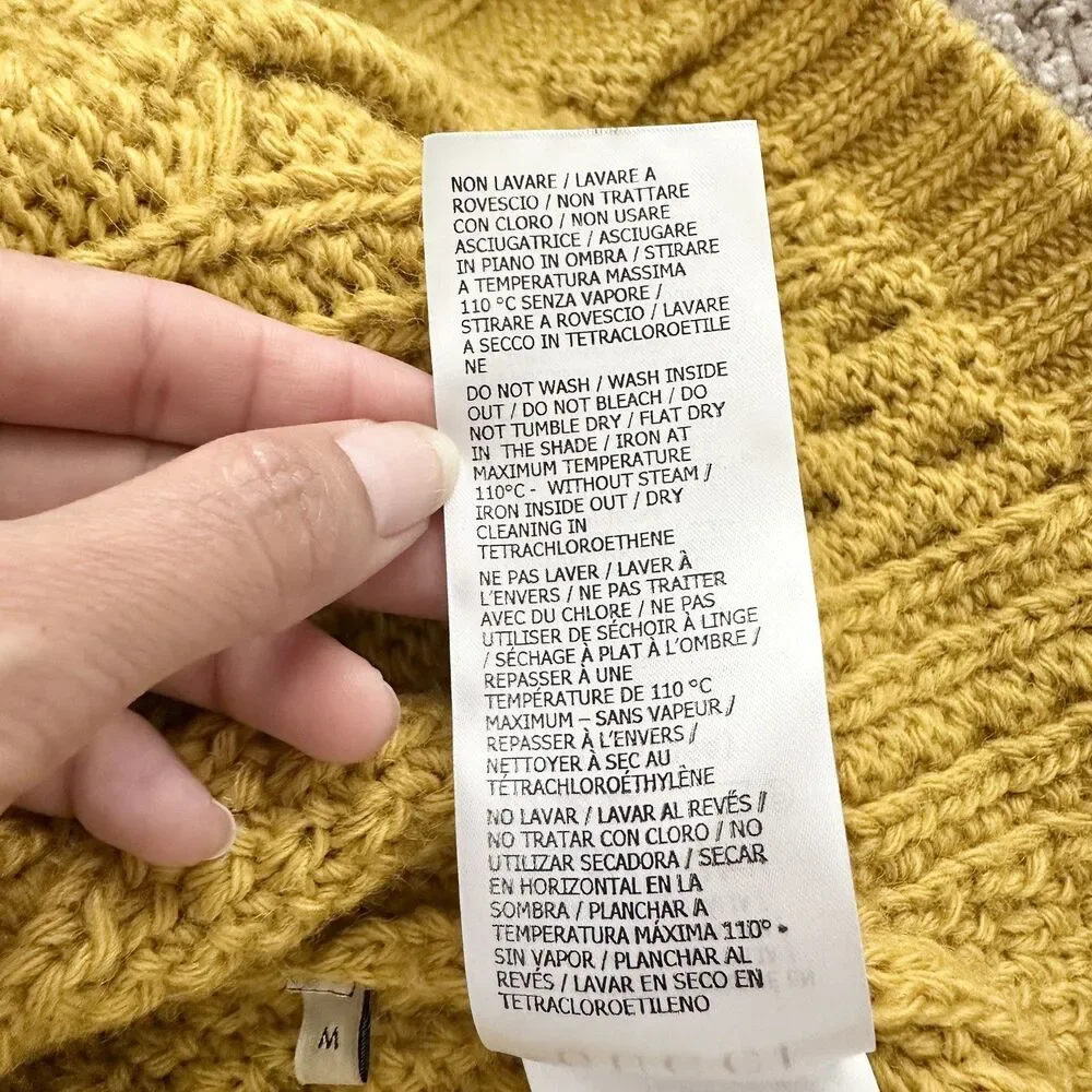 GUCCI V-Neck Cable Knit Wool Sweater Detachable Sleeve in Yellow Size Medium